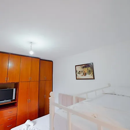 Limos Εξαμίλιο