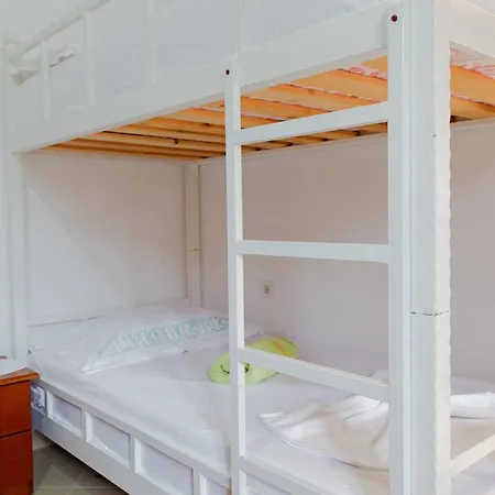 Limos Εξαμίλιο